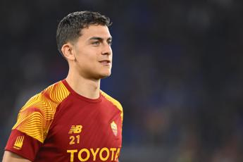 Mourinho, l’esonero e il messaggio di Dybala: “Speriamo di rivederci”