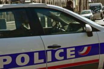 Parigi, grida Allah Akbar e uccide una persona