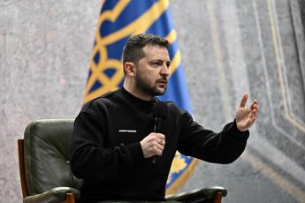 Ucraina, accordo Kiev-Londra per sicurezza: Zelensky esulta, Russia minaccia