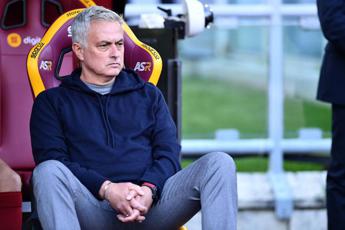 Roma, Mourinho esonerato: “Lascerà il club con effetto immediato”