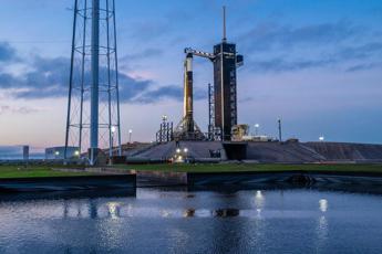 Spazio, SpaceX rinvia lancio missione Ax-3: a bordo anche l’italiano Walter Villadei