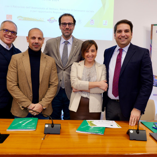 Regione Puglia: presentate le “Azioni di sostegno al reddito per i lavoratori dipendenti del turismo” per l’anno 2024