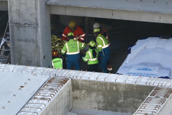 Crollo in cantiere a Firenze, morti 3 operai. Due dispersi sotto le macerie