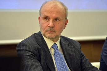 Il ministro Schillaci incontra medici pronto soccorso Bari-San Paolo: “Vicinanza a operatori”