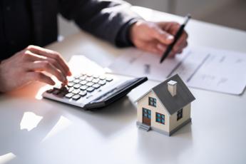 Mutui, tassi triplicati in 2 anni: crollano compravendite case