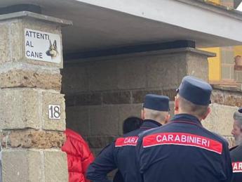 Roma, bimba di 2 anni e la nonna aggredite in casa da due cani: la piccola è gravissima