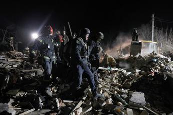 Ucraina, raid russi nell’est. Zelensky: “Possiamo riprenderci la nostra terra”
