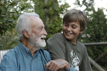 Simone Viola: “Vi racconto mio nonno Scalfari attraverso i ricordi inediti di 100 amici”