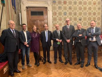 Tumori, dal Giappone a Legnano l’inventore dell”ago bisturi’ salva-intestino