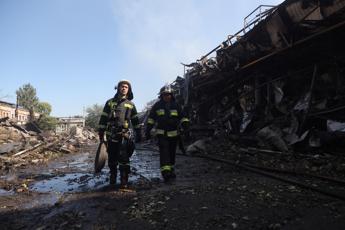 Ucraina, droni su Odessa: bambini tra i feriti. Atomiche in Polonia, ira di Mosca