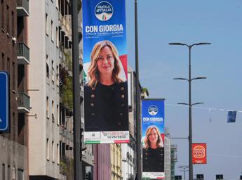 Europee, è corsa al manifesto: centrodestra punta sui leader, il Pd sceglie i temi