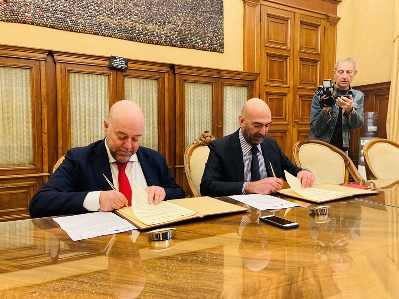 OGGI LA SIGLA DELLA CONVENZIONE TRA COMUNE DI BARI E PROCURA DELLA REPUBBLICA DI BARI PER L’ATTIVAZIONE DEL PUC “VICINI ALLA GIUSTIZIA”