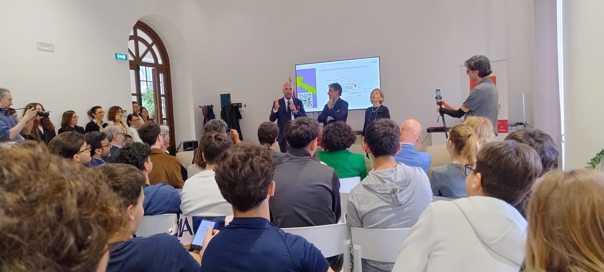 BARI: “LIBERI DI RESTARE, GIOVANI E FUTURO TRA SFIDE E OPPORTUNITÀ NEL MEZZOGIORNO”