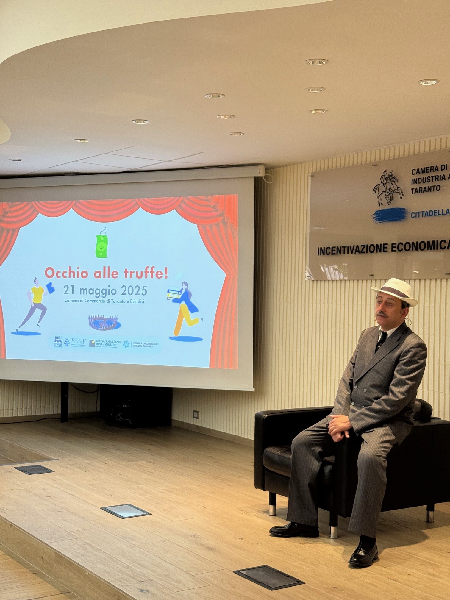 “Occhio alle truffe” in scena a Taranto
