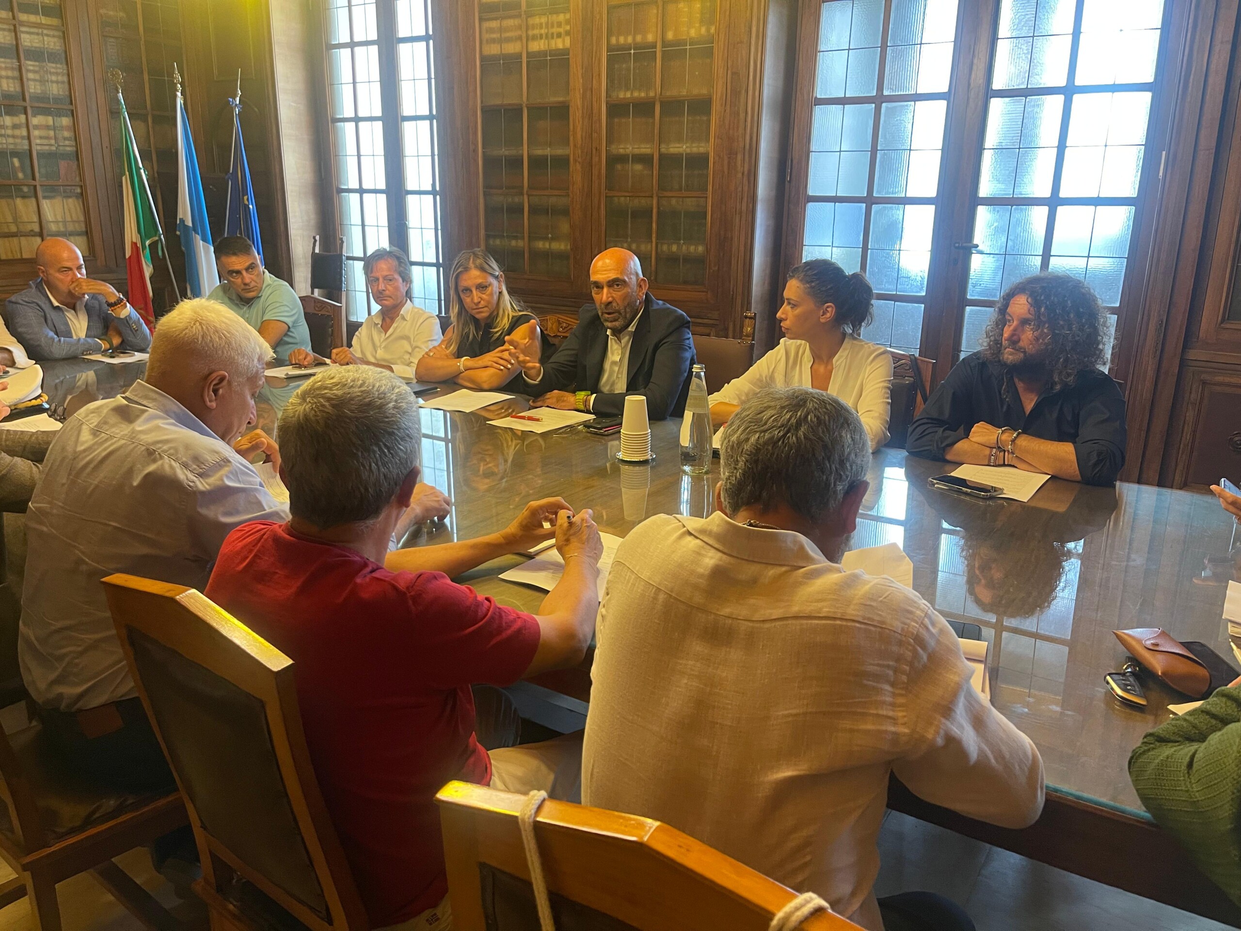 Piano straordinario contro l’abbandono dei rifiuti: sindaco Leccese convoca tavolo tecnico-operativo con ARO e Anci Puglia