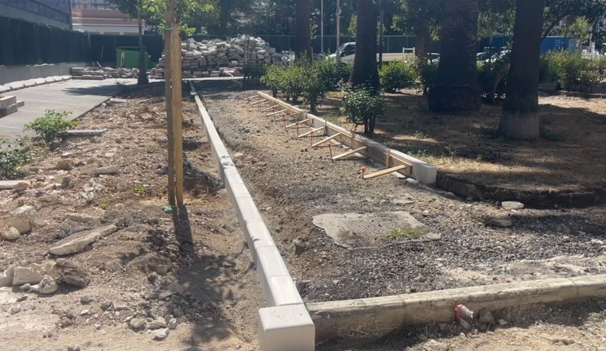 BARI, CANTIERE DI RIQUALIFICAZIONE DI PIAZZA MORO IL SOPRALLUOGO DEL SINDACO