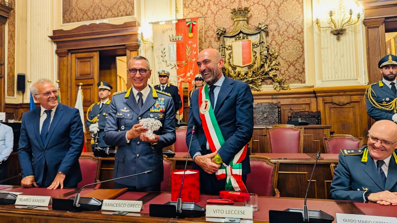 COMUNE DI BARI: NELLA SALA CONSILIARE DI PALAZZO DELLA CITTÀ LA CERIMONIA PER IL CONFERIMENTO DELLA CITTADINANZA ONORARIA ALLA GUARDIA DI FINANZA