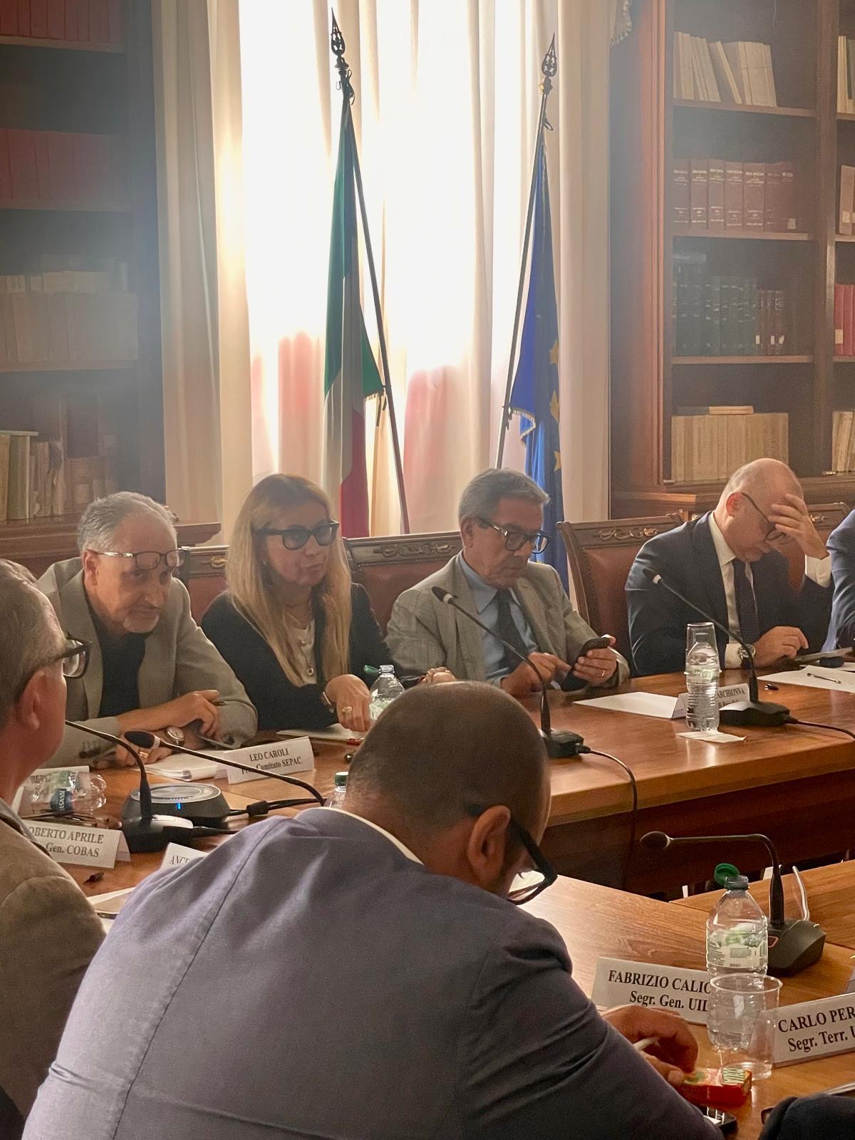 Decarbonizzazione e riconversione area Brindisi: l’incontro in Prefettura con Mimit e Invitalia