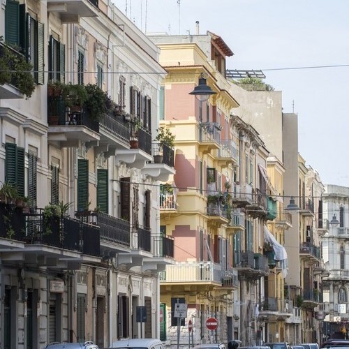 AL VIA DA LUNEDÌ L’ESTENSIONE DEL SERVIZIO DI RACCOLTA PORTA A PORTA PER LE UTENZE NON DOMESTICHE FOOD NEL QUARTIERE MADONNELLA