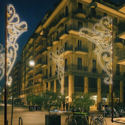 BARI, AL VIA STASERA LE OPERAZIONI DI ALLESTIMENTO DELLE INSTALLAZIONI LUMINOSE IN VIA ARGIRO
