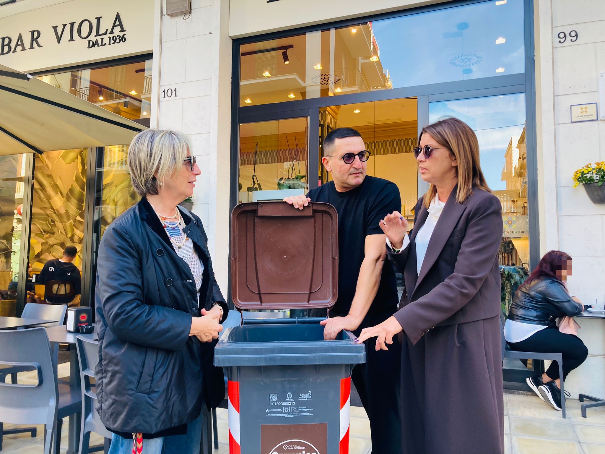 BARI, ESTENSIONE DELLA RACCOLTA PORTA A PORTA PER LE UTENZE NON DOMESTICHE FOOD A MADONNELLA IN CORSO LA DISTRIBUZIONE DEI CARRELLATI SERVIZIO AL VIA IL 20 OTTOBRE