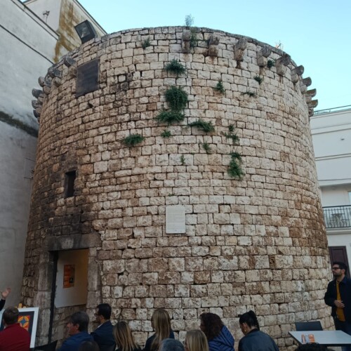 Conversano, riapre la storica Torre cilindrica di Corso Dante Alighieri