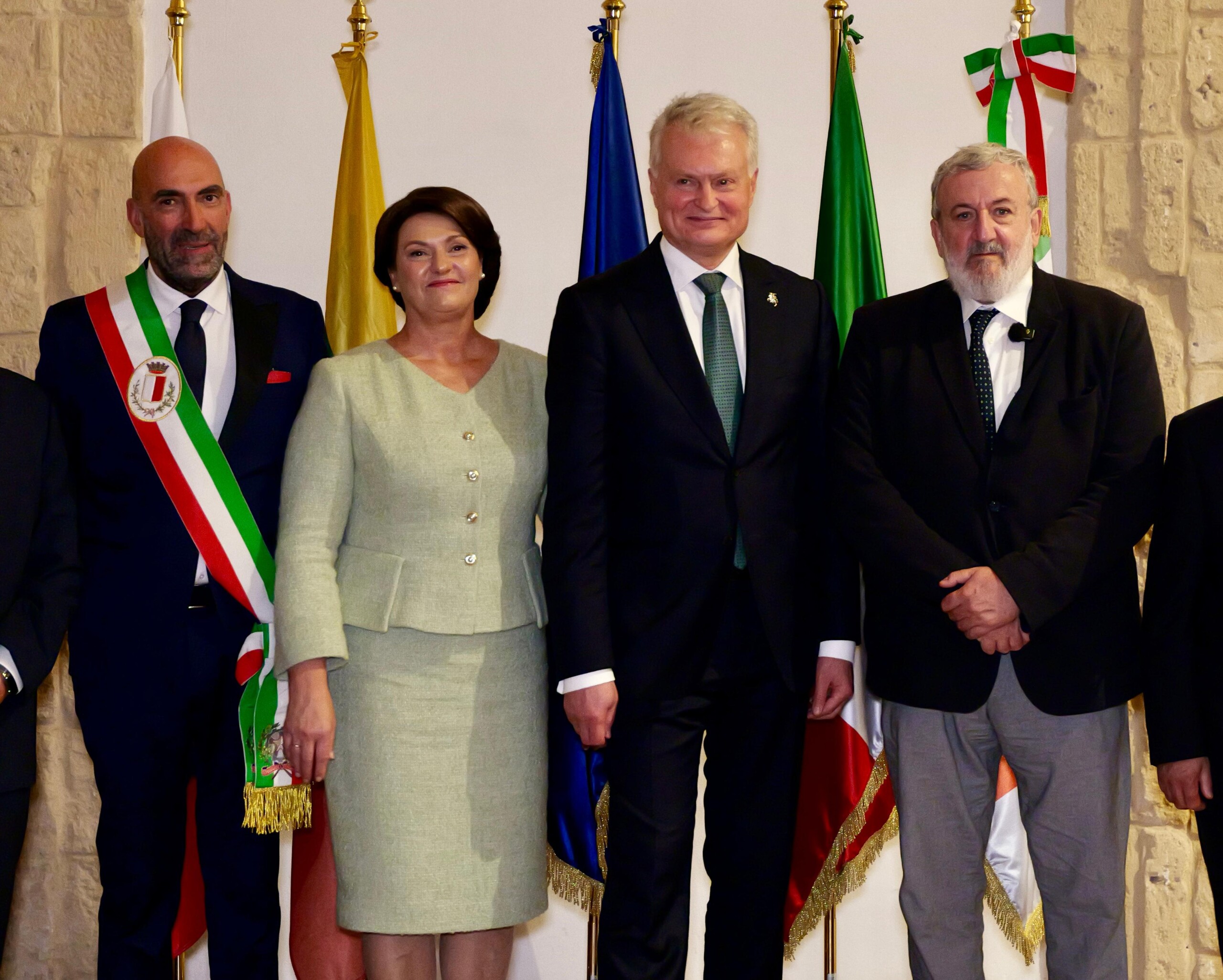 EMILIANO ACCOGLIE IL PRESIDENTE DELLA REPUBBLICA DI LITUANIA NAUSĖDA