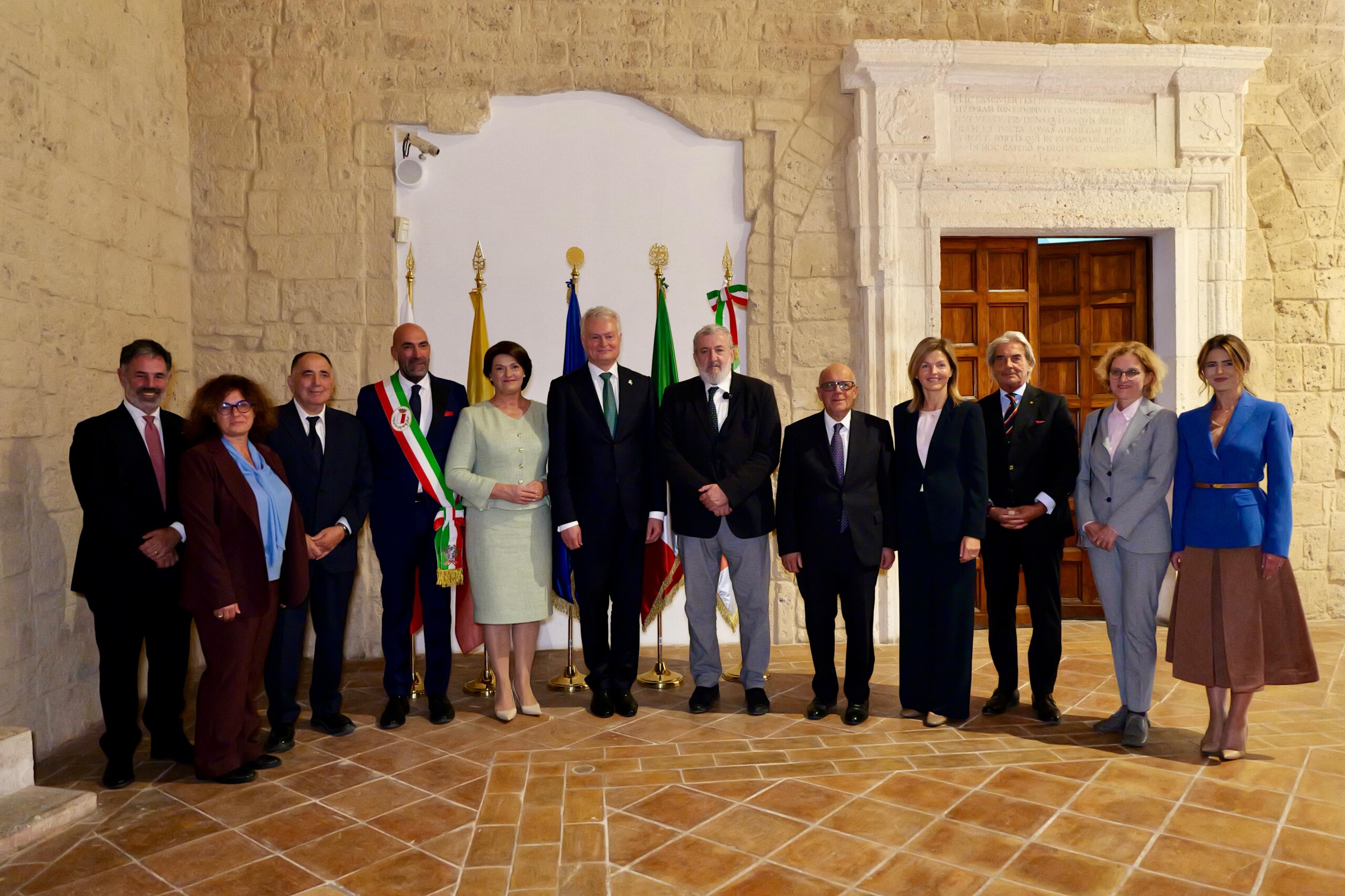 EMILIANO ACCOGLIE IL PRESIDENTE DELLA REPUBBLICA DI LITUANIA NAUSĖDA