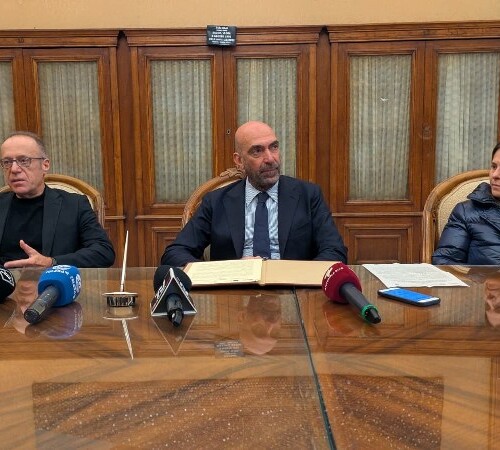 PUC “Istituzioni Insieme”, siglata la convenzione tra Comune di Bari e Procura Generale della Repubblica di Bari: 6 beneficiari di misure di inclusione socio-lavorativa impiegati in attività di supporto agli uffici della Procura