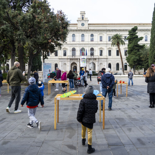 “Piazza Idea – Liberi spazi di cittadinanza”: gli eventi dal 18 dicembre al 21 dicembre in piazza Cesare Battisti e piazza Umberto