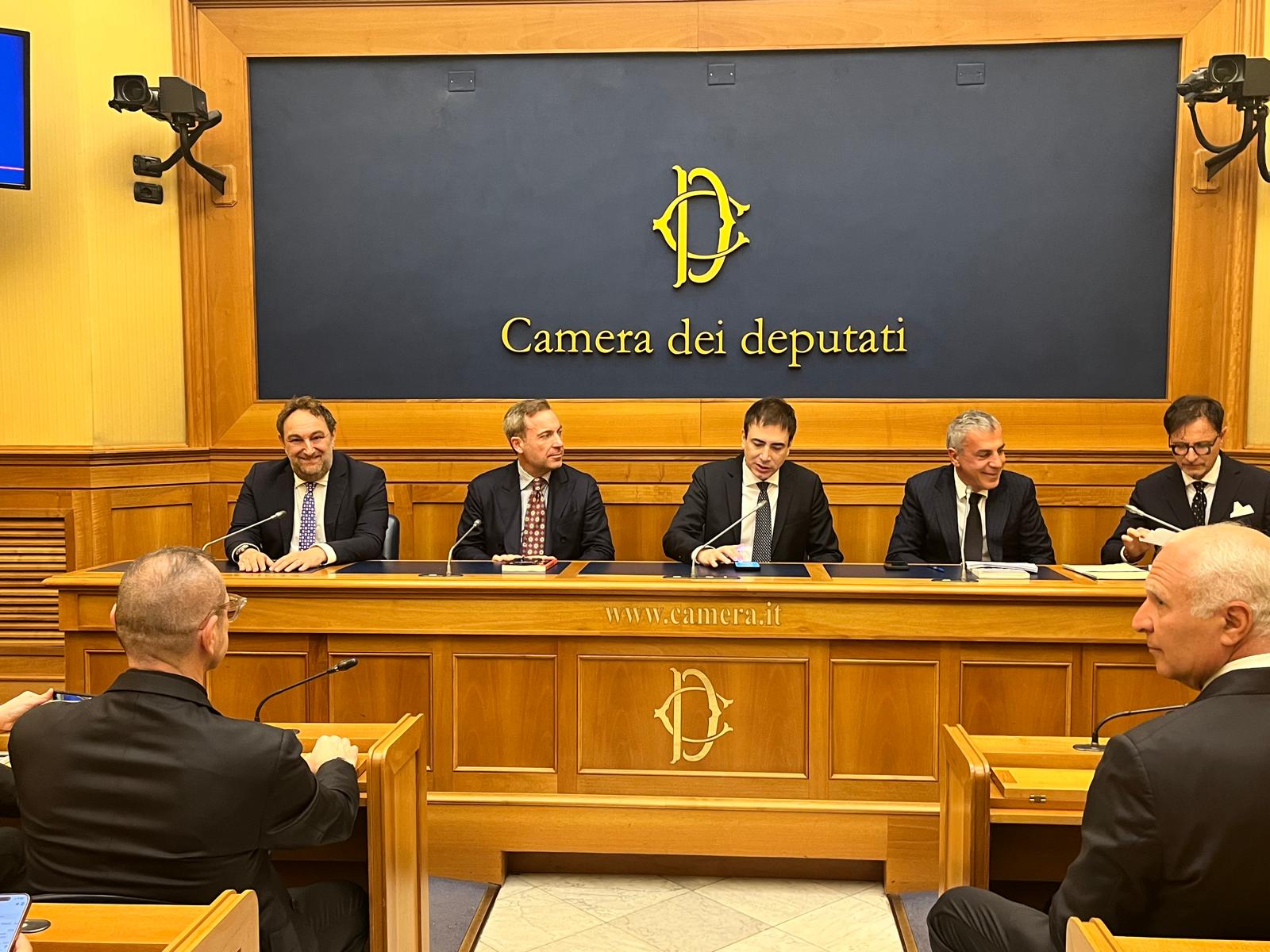 PREMIO "EXCELLENCE PUGLIESI" PER IL TURISMO A LUCA SCANDALE PUGLIAPROMOZIONE