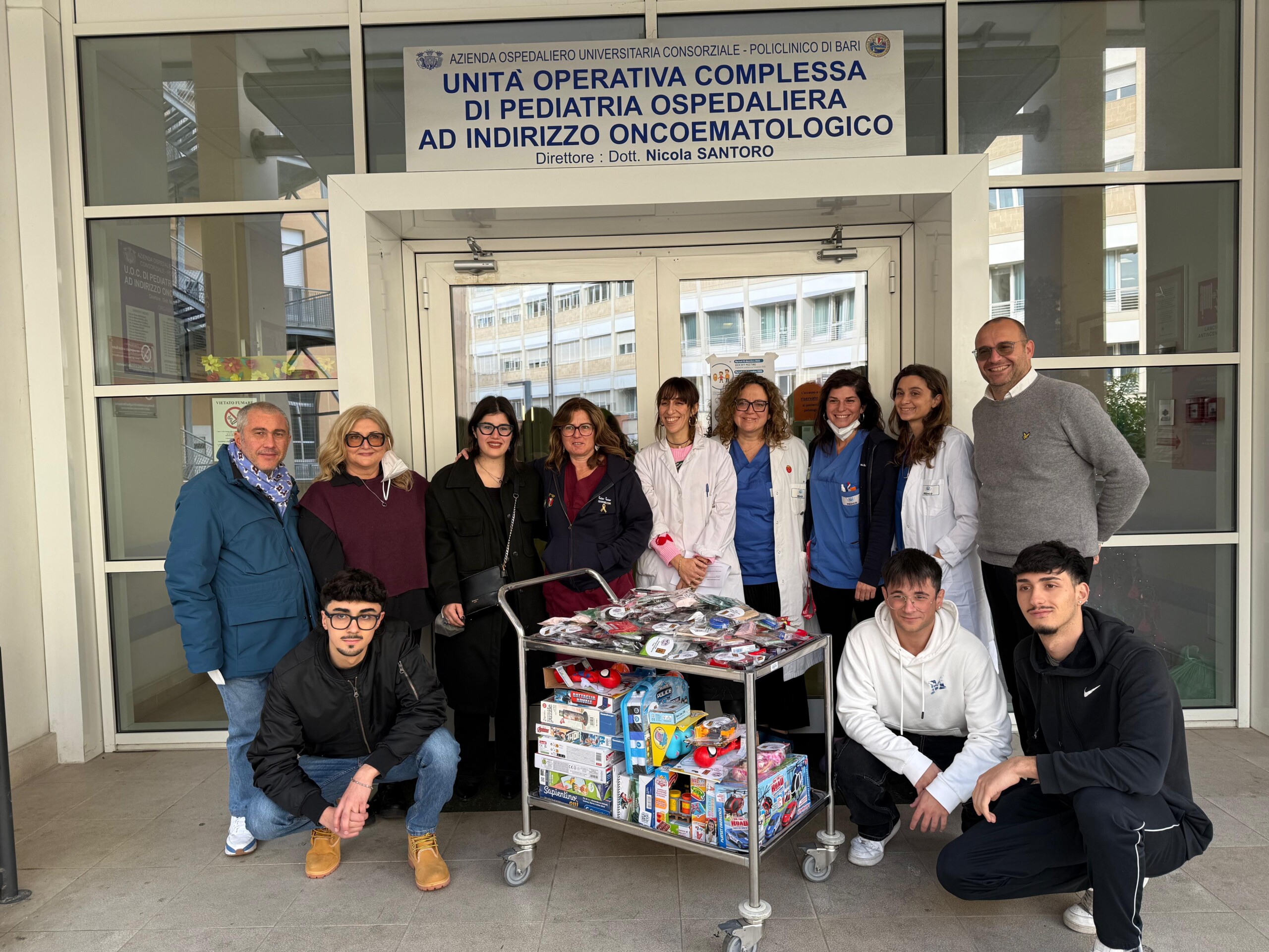 "Promesso, fatto!": oltre 6mila doni per i piccoli pazienti di Bari grazie al circolo ACLI "San Nicola Pellegrino" di Trani
