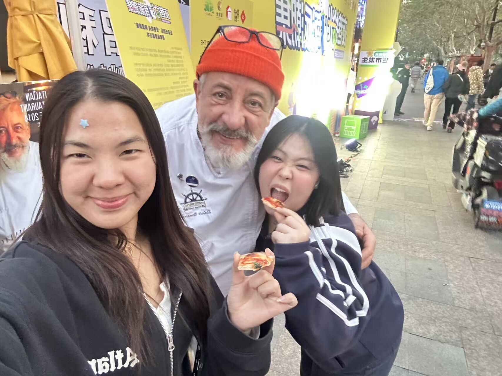 Pugliesi nel mondo: Roberto Bernasconi a Shangai promuove la focaccia barese