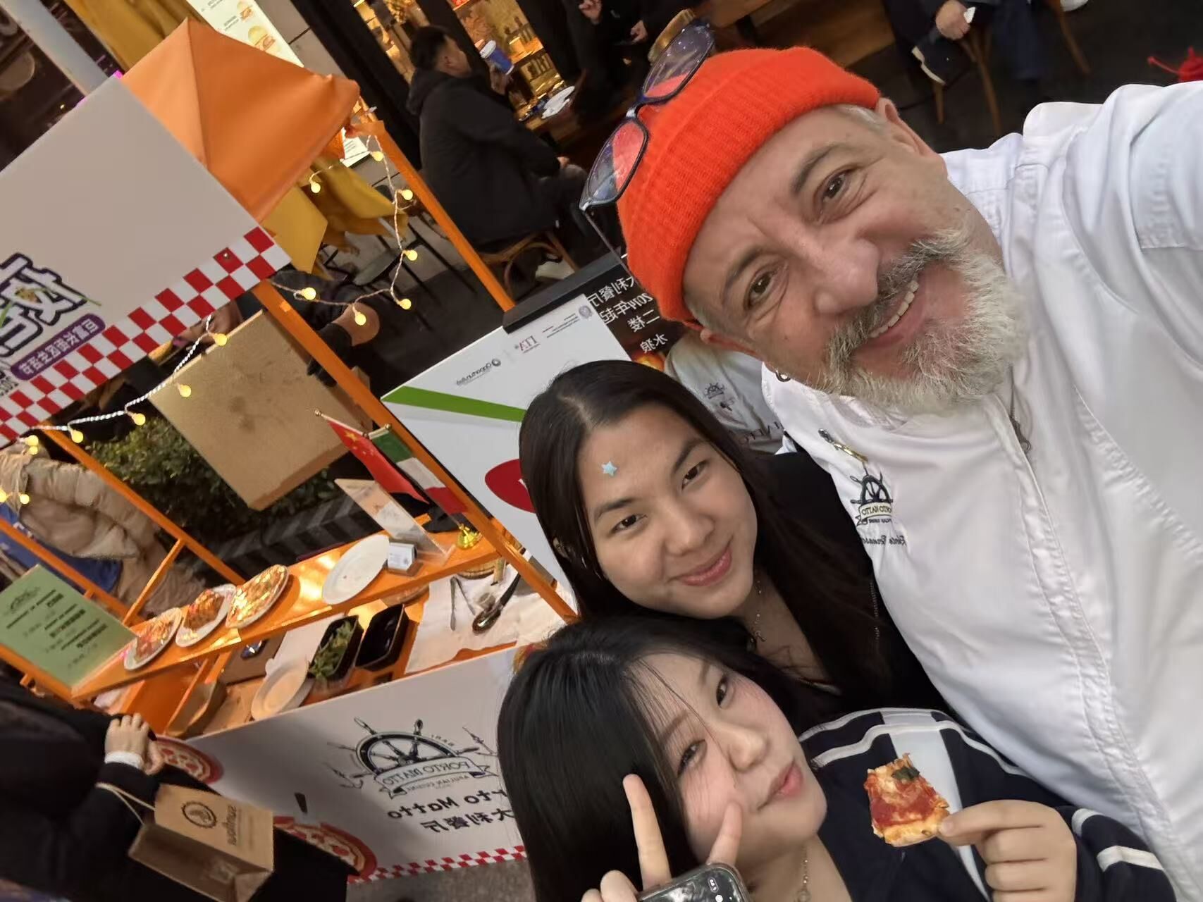 Pugliesi nel mondo: Roberto Bernasconi a Shangai promuove la focaccia barese