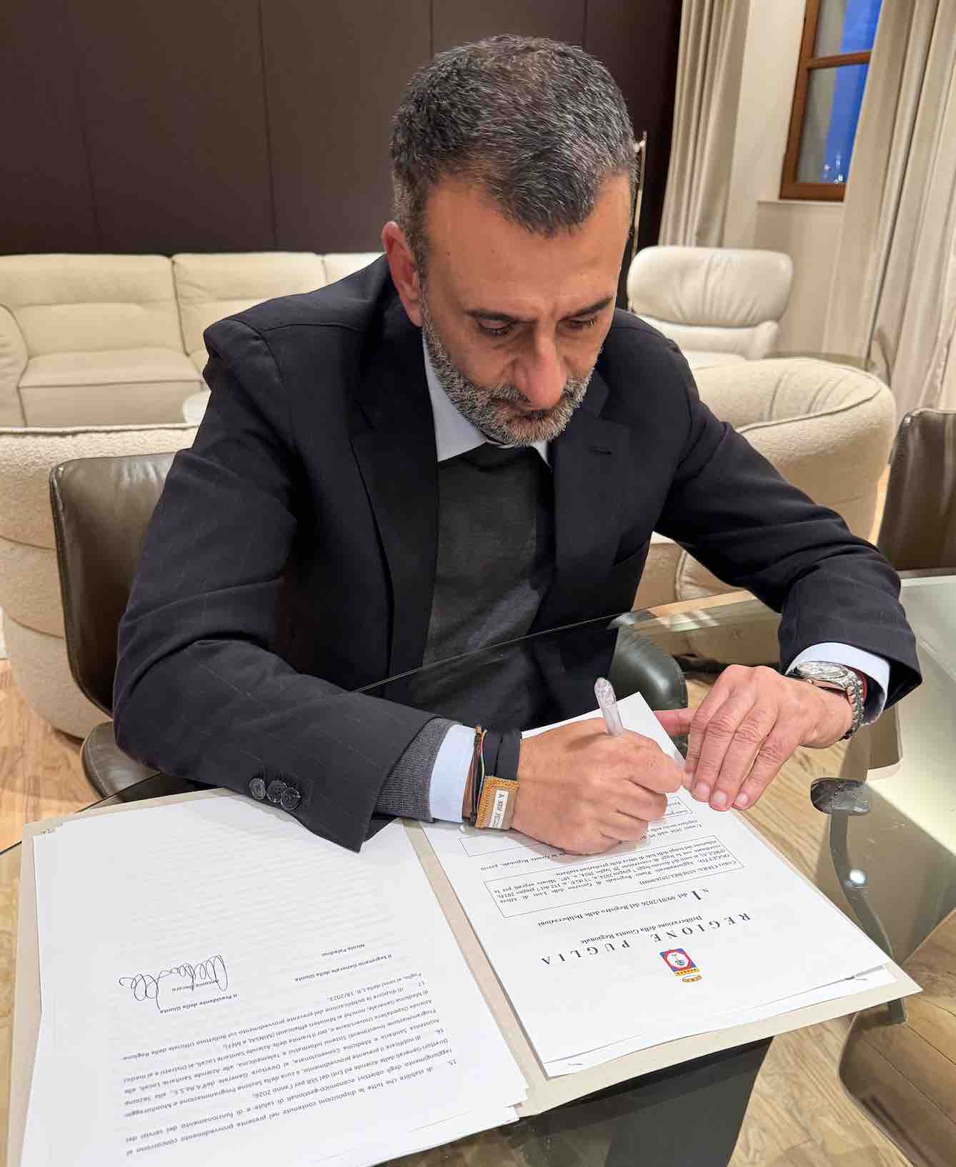 LISTE D’ATTESA IN SANITÀ DECARO FIRMA PROVVEDIMENTO