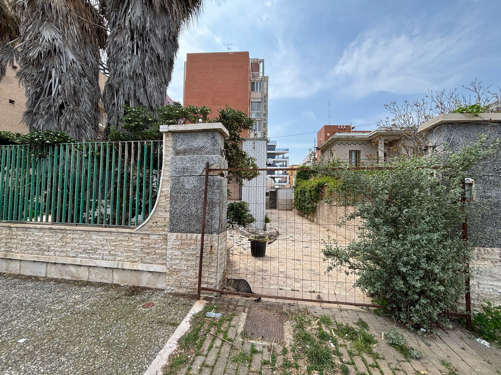Avviso Puglia Beni Comuni: finanziato il progetto “Cicala” per la creazione di uno spazio civico multifunzionale all’interno di una villa confiscata sul lungomare di San Girolamo