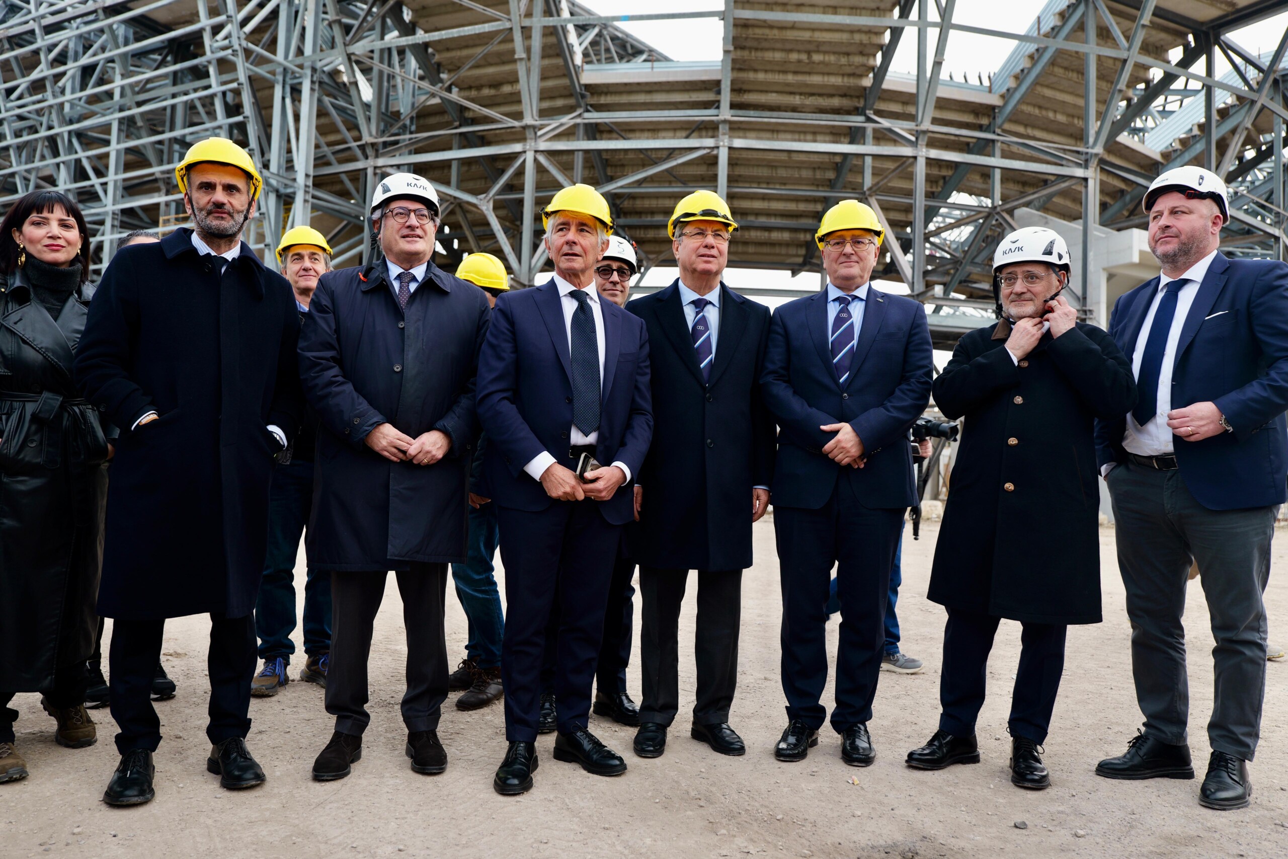 Giochi del Mediterraneo, a sei mesi dall'inizio della cerimonia di inaugurazione il sopralluogo di Decaro sui cantieri a Taranto, insieme al ministro Abodi: "Grande collaborazione istituzionale per farci trovare pronti e per attrarre investitori"