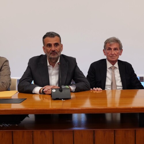 Primo tavolo interregionale dedicato al mobile imbottito e dell’arredo, presidente Regione Puglia: “Insieme alla Basilicata per rilanciare il comparto. Già dalla prossima settimana i primi incontri tecnici per dar vita al Distretto”