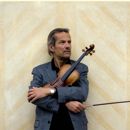 BARI – COLLEGIUM MUSICUM – Il 26 maggio il grande violinista Giuliano Carmignola in concerto nella Basilica di San Nicola in un concerto tutto bachiano, intitolato “Silentium”