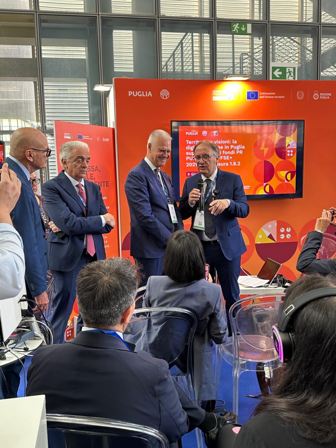 FORUM PA 2026, l'assessore Sebastiano Leo incontra il ministro Paolo Zangrillo nello stand della Regione Puglia