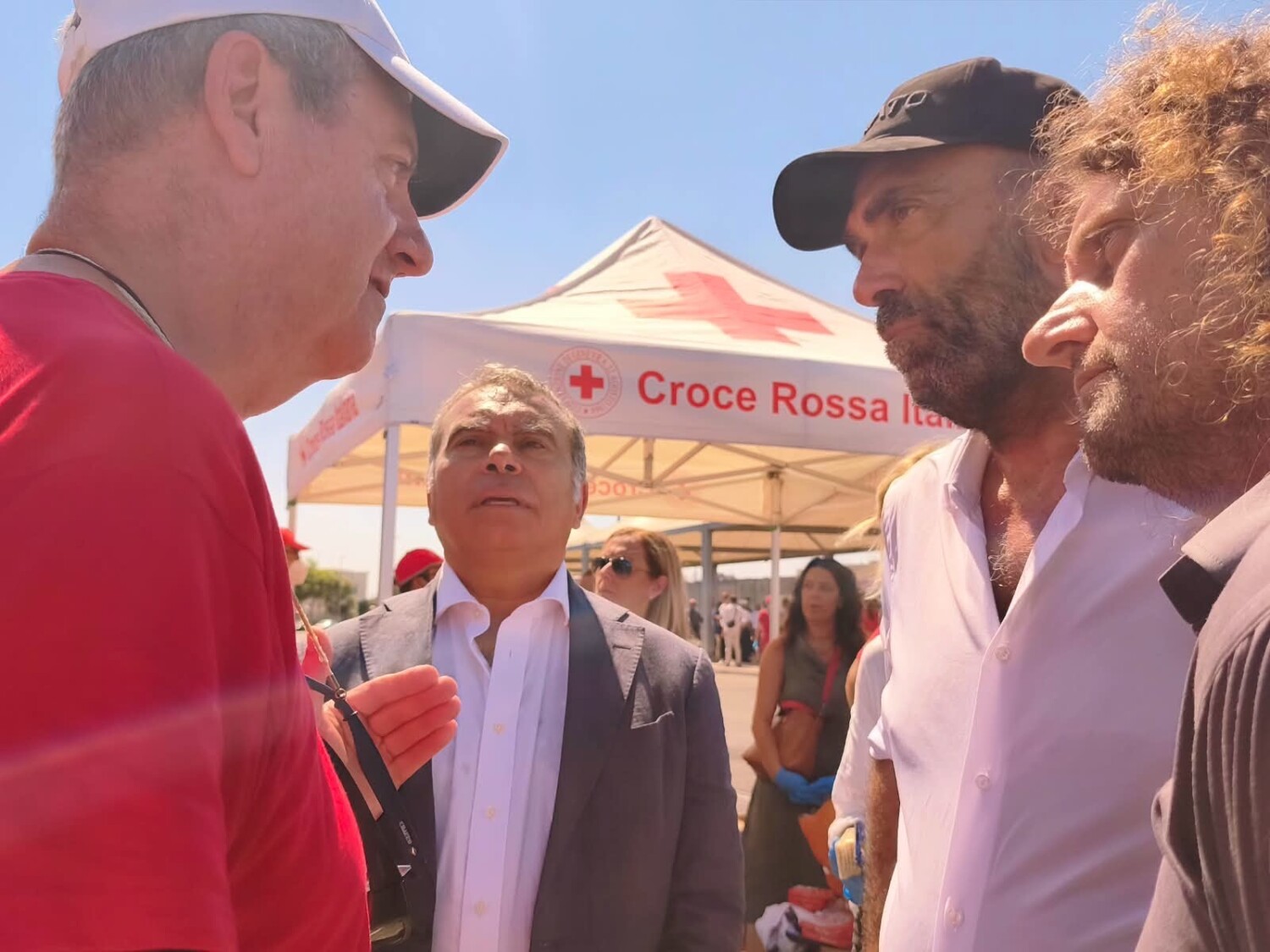 AL PORTO DI BARI LA LIFE SUPPORT DI EMERGENCY