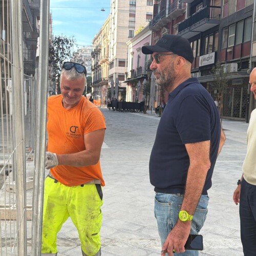 VIA ARGIRO, PULIZIE QUOTIDIANE, NUOVI CESTINI E VERDE NEGLI ALVARETTI. IL SINDACO LECCESE: “DOPO IL CANTIERE PARTE LA FASE DELLA CURA”