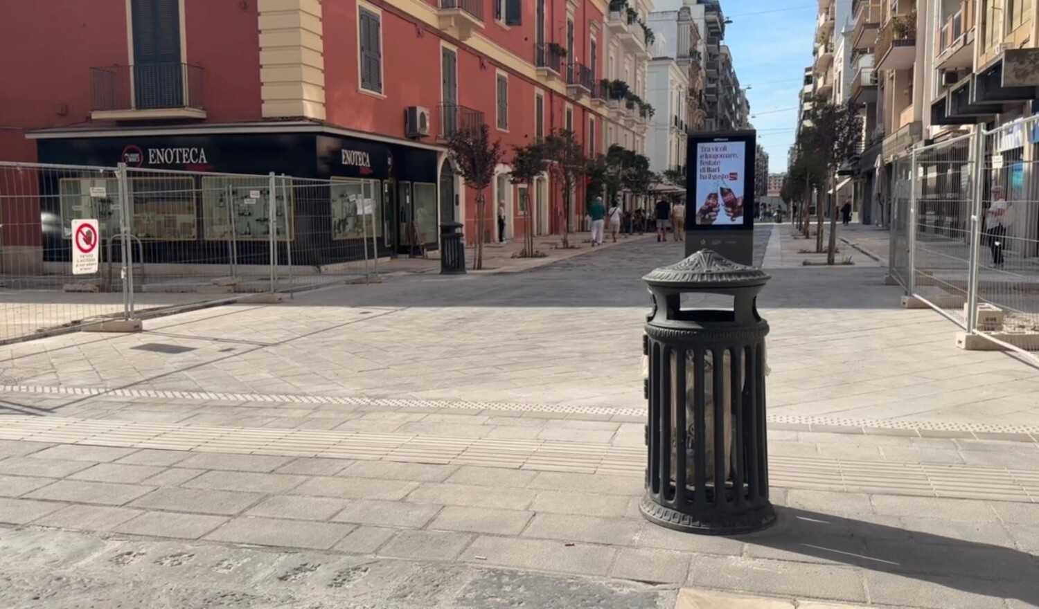 VIA ARGIRO, PULIZIE QUOTIDIANE, NUOVI CESTINI E VERDE NEGLI ALVARETTI. IL SINDACO LECCESE: “DOPO IL CANTIERE PARTE LA FASE DELLA CURA”