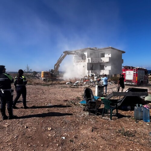 COSTA SUD, COMPLETATA LA DEMOLIZIONE DI DUE RUDERI NELL’AREA DI CANTIERE SUL LUNGOMARE: INTERVENTO FUNZIONALE AL COMPLETAMENTO DEL LOTTO 3 – PARCO COSTIERO DI TORRE CARNOSA
