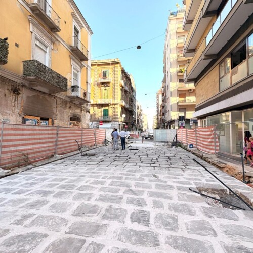 Riqualificazione di via Manzoni, proseguono i lavori di pavimentazioni e marciapiedi. Scaramuzzi: “I lavori avanzano, isolato dopo isolato restituiamo spazi alla città”