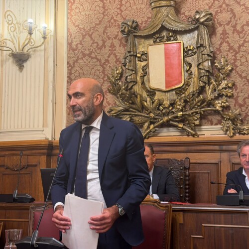 CRISI DEL COMPARTO OLIVICOLO-OLEARIO, IL CONSIGLIO COMUNALE APPROVA ALL’UNANIMITÀ UN ORDINE DEL GIORNO. IL SINDACO LECCESE: “È NECESSARIO DICHIARARE LO STATO DI CRISI PER TUTELARE LA FILIERA PUGLIESE”